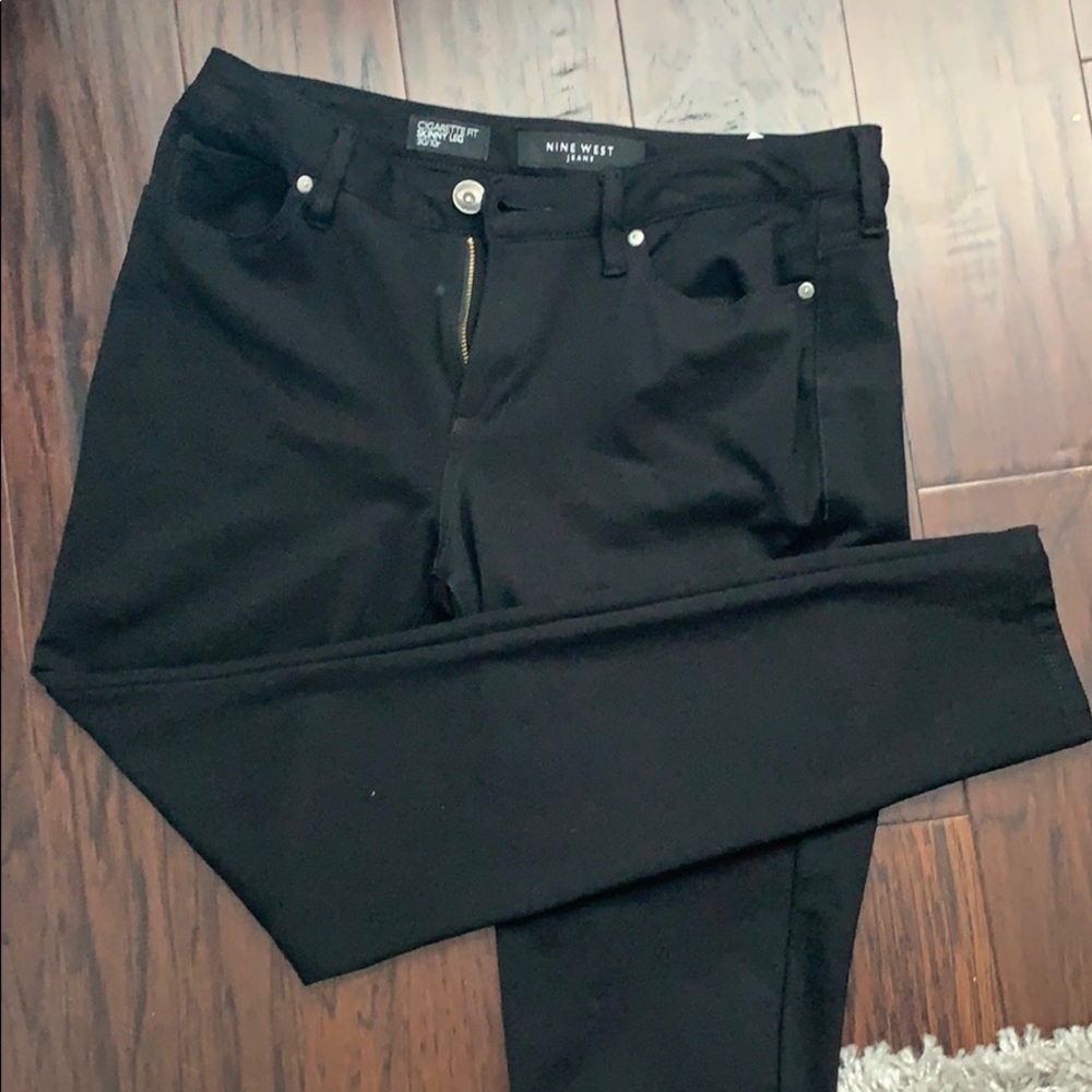 Skinny leg cigarette fit leggings